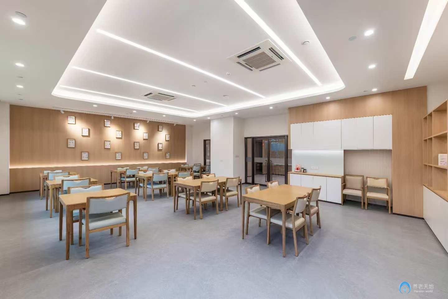 北京市通州區(qū)潞城鎮(zhèn)鵬瑞利婧信康護(hù)家園