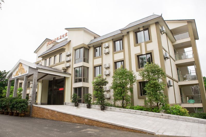 1585188947639060295.jpg 1585188947639060295.jpg