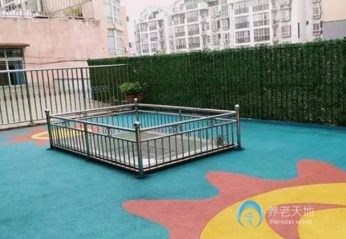 1626839547748000843.jpg 01.jpg